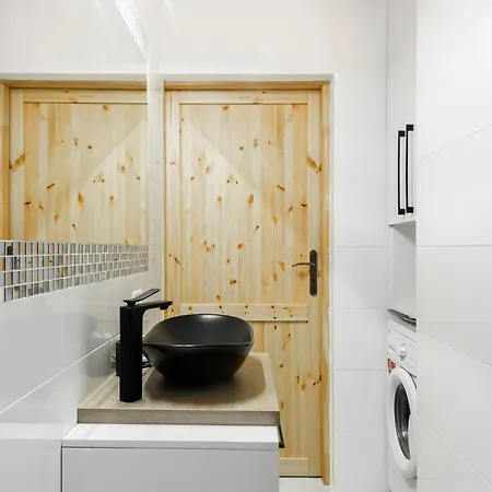 Functional Apartment With Parking In Warsaw'S Wola District By Noclegi Renters Apartament *