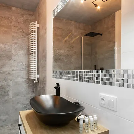 Functional Apartment With Parking In Warsaw'S Wola District By Noclegi Renters